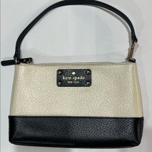 Kate Spade Berkeley Lane Leather Large Wristlet in Ivory & Black #WLRU2210